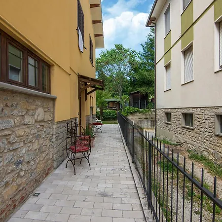 With Independent Entrance Lägenhet Sansepolcro