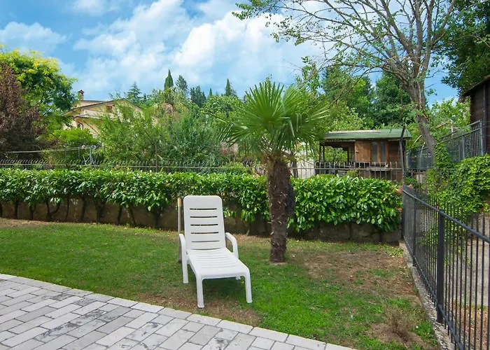 アパート Chic With Outdoor Serenity *